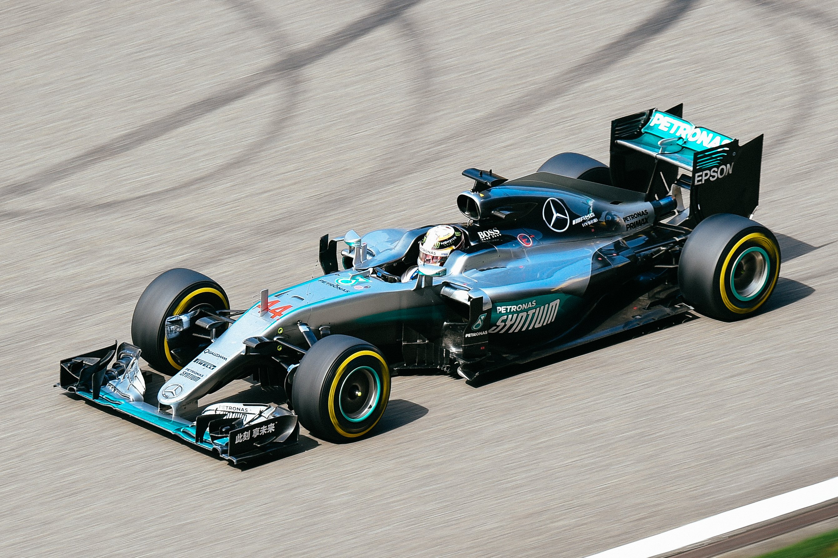 F1摩纳哥：勒克莱尔拼尽全力诺里斯惊险夺冠！15名车手被套圈