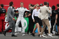 《F1：狂飙飞车》票房引爆10亿收入维斯塔潘双面人格揭秘
